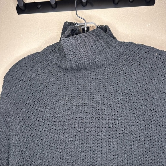 Aerie Women’s Oversized Drop Shoulder Bulky Knit Mock Turtleneck Sweater XS Gray - Picture 2 of 9